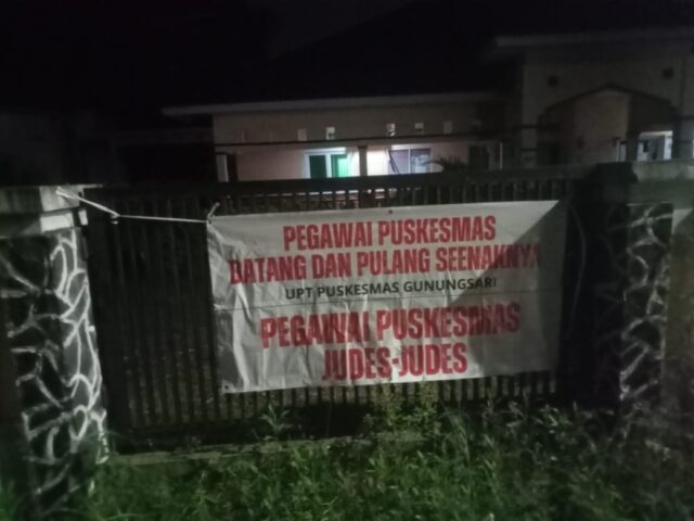 Spanduk Protes Warnai Kekecewaan Warga terhadap Pelayanan Puskesmas Gunungsari