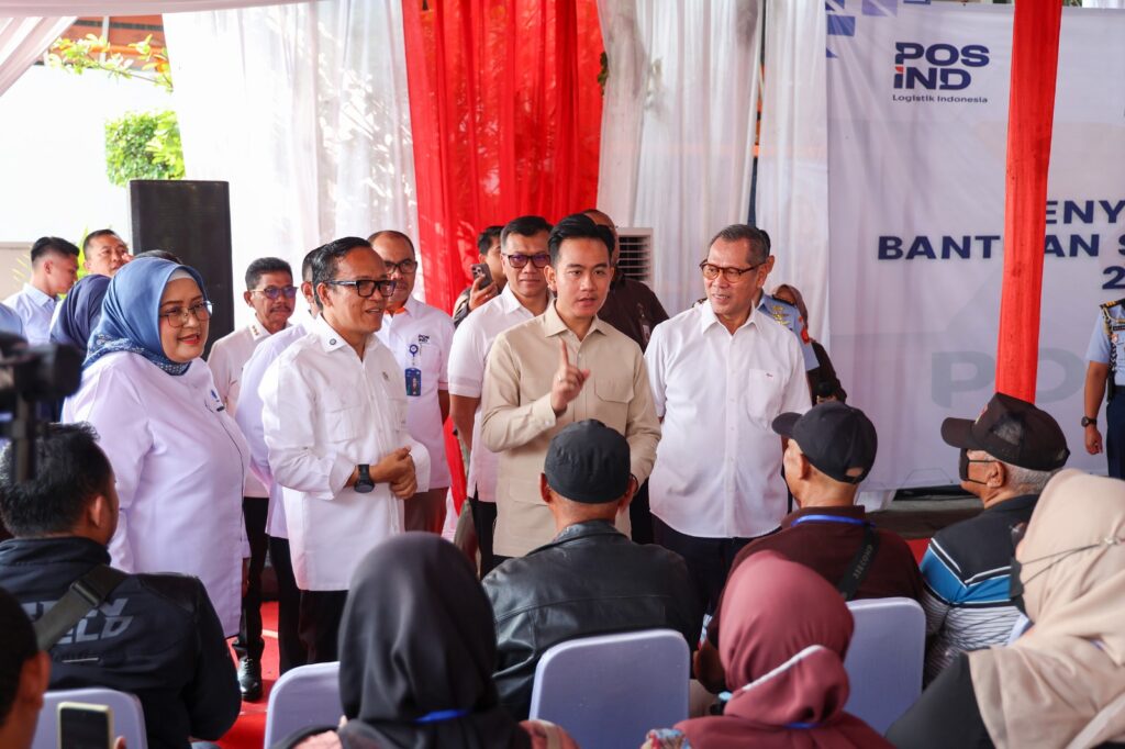 Andra Soni Dampingi Wapres Gibran Rakabuming Raka Tinjau Penyaluran BSU Andra Soni Dampingi Wapres Gibran Rakabuming Raka Tinjau Penyaluran BSU