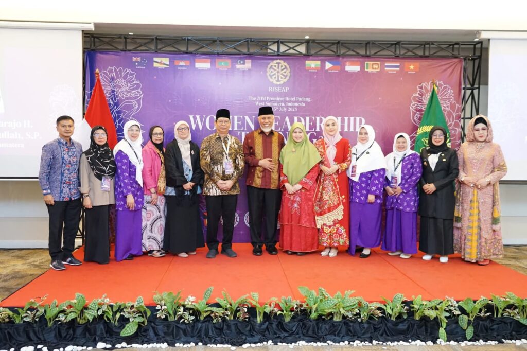 Perempuan Muslim Asia-Pasifik Galang Kepemimpinan Hijau di Padang Perempuan Muslim Asia-Pasifik Galang Kepemimpinan Hijau di Padang