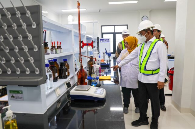 Andra Soni Tegaskan Komitmen Jaga Iklim Investasi dan Pastikan Industri Berkembang dengan Berdayakan Tenaga Kerja Lokal