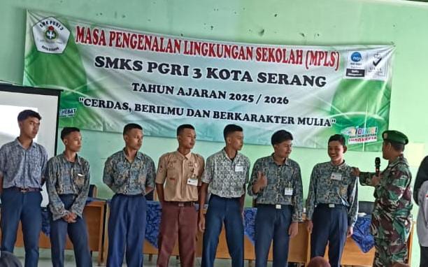 Babinsa Koramil Kota Serang Bina Generasi Muda Melalui Wawasan Kebangsaan Dan Pelatihan PBB