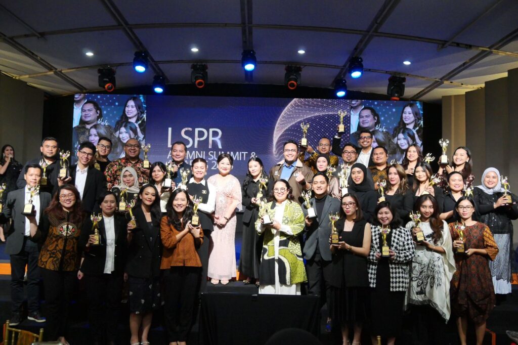 LSPR Anugerahkan Penghargaan kepada 33 Alumni Berprestasi