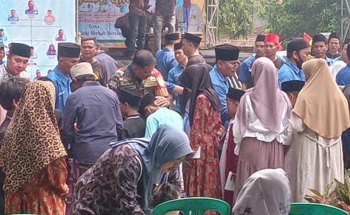 Sinergi TNI dan Masyarakat, Danramil Cikeusal Hadiri Kegiatan Santunan Yatim