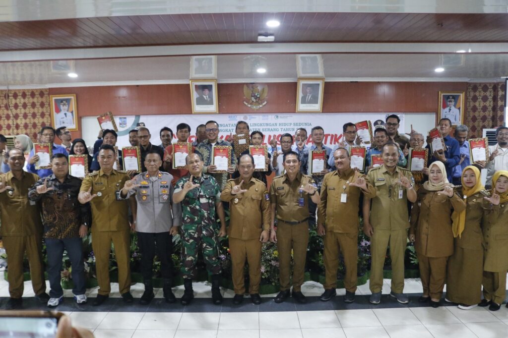 Wabup Serang Najib Hamas Ajak Warga Kurangi Sampah Plastik