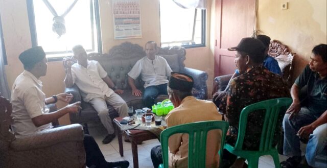 PT. Adhi Karya Kembali Disoal, Warga Tagih Janji Untuk Perbaiki Jalan, Camat Sukaresmi Akan Sampaikan Aspirasi