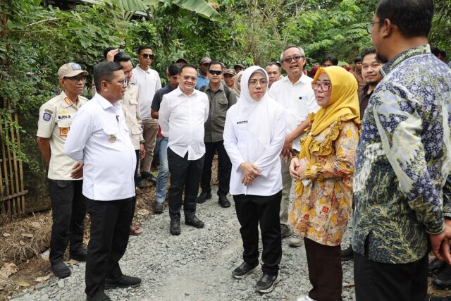 Andra Soni Tinjau Pelaksanaan Program Bang Andra di Desa Sindang Mulya, Kabupaten Lebak