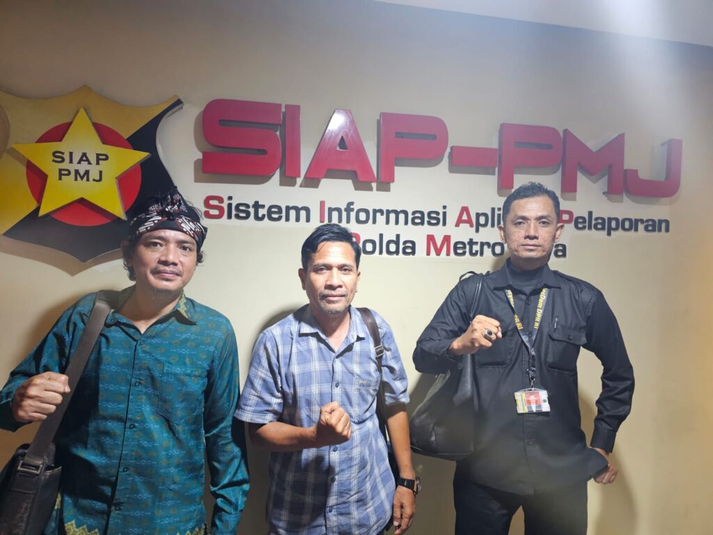 ‎Di Dampingi Penasehat Hukum, Orang Tua Korban Dugaan Gantung Diri Datangi Polda Metro Jaya
