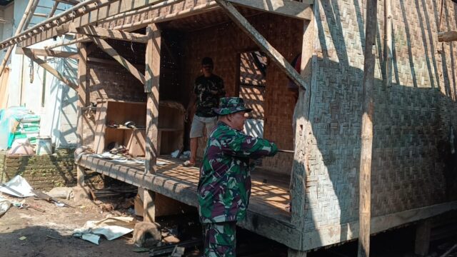 Dari Bilik Bambu Ke Rumah Layak Huni : Koramil Petir Wujudkan Impian Sarmani
