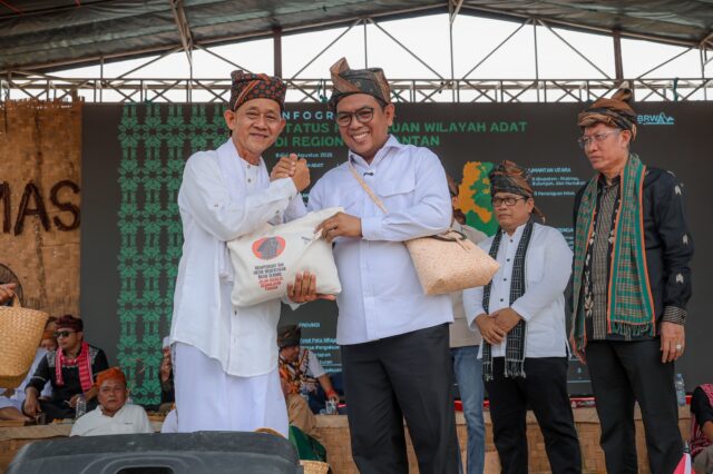 Hadiri HIMAS 2025, Andra Soni : Masyarakat Adat Jaga Nilai Budaya dan Kearifan Lokal
