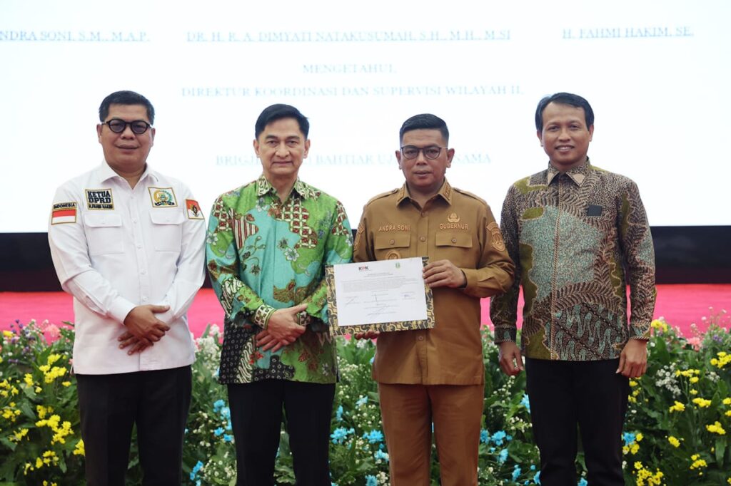 Andra Soni : Pemprov Banten Komitmen Wujudkan Tata Kelola Pemerintahan Akuntabel, Terbuka, dan Partisipatif Andra Soni : Pemprov Banten Komitmen Wujudkan Tata Kelola Pemerintahan Akuntabel, Terbuka, dan Partisipatif
