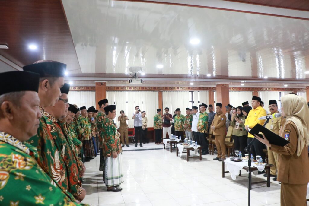 Ratu Zakiyah : Pendidikan Diniyah Benteng Moral Bekali Anak Berakhlak Mulia Ratu Zakiyah : Pendidikan Diniyah Benteng Moral Bekali Anak Berakhlak Mulia