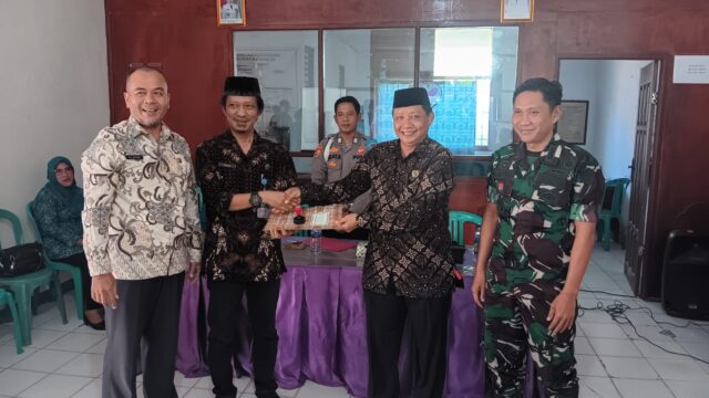 Danramil Pagelaran Kodim 0601/Pandeglang Hadiri Sertijab Kepala Desa