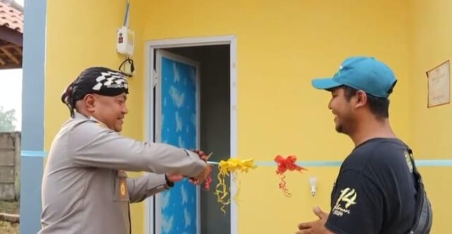 Kapolres Serang Serahkan Bantuan Sumur Bor untuk Petani di Kopo