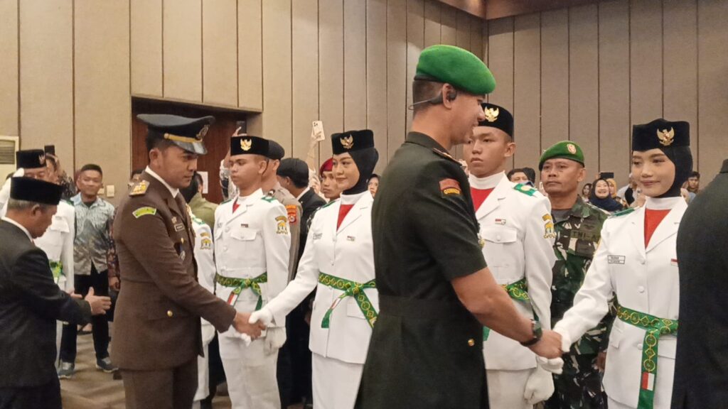 Dandim Serang Hadiri Pengukuhan Paskibraka Tingkat Kota Serang Tahun 2025 Dandim Serang Hadiri Pengukuhan Paskibraka Tingkat Kota Serang Tahun 2025