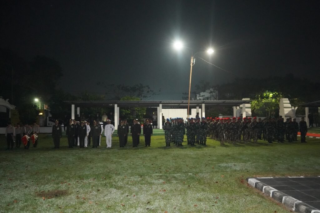 Danrem 064/MY Pimpin Apel Kehormatan dan Renungan Suci HUT ke-80 RI di TMP Ciceri Danrem 064/MY Pimpin Apel Kehormatan dan Renungan Suci HUT ke-80 RI di TMP Ciceri