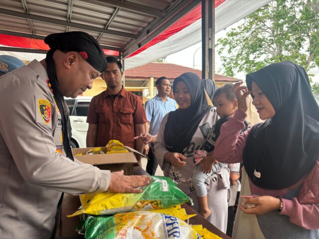 Polres Serang Gelar Pangan Murah, Emak-emak Pontang Serbu Mapolsek