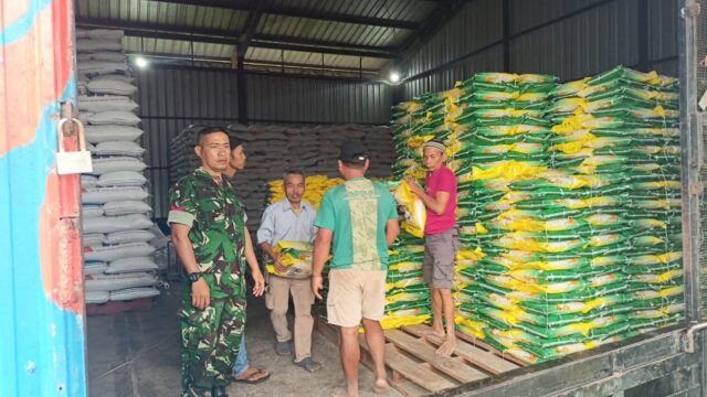 Kodim Pandeglang Dukung Gerakan Pangan Murah, Laksanakan Pengambilan Beras di Bulog