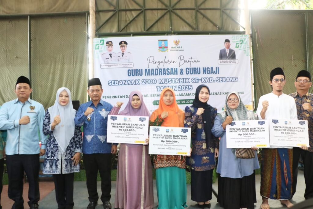 Ratu Zakiyah Salurkan Bantuan Insentif 2 Ribu Guru Ngaji dan Madrasah Ratu Zakiyah Salurkan Bantuan Insentif 2 Ribu Guru Ngaji dan Madrasah