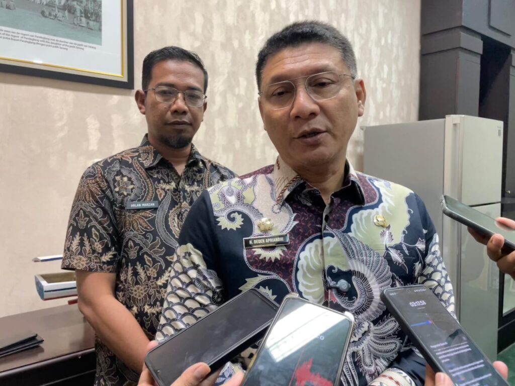 Program Bangun Jalan Desa Gubernur Banten Disambut Antusias