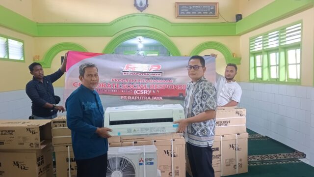 Lewat Program CSR, PT. Raputra Jaya Bantu Mushola dan Fasilitas Lingkungan di Merak