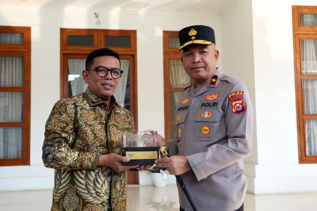Penuh Keakraban, Andra Soni Sarapan Bareng Kapolda Banten Penuh Keakraban, Andra Soni Sarapan Bareng Kapolda Banten