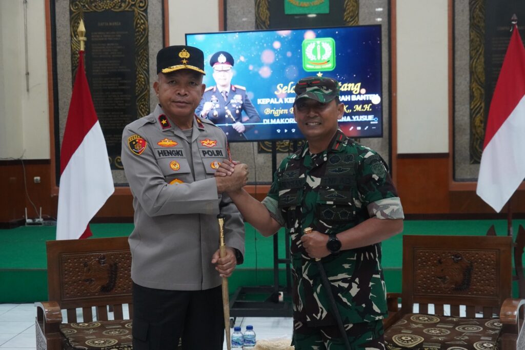 Sinergi TNI–Polri: Danrem 064/MY Sambut Hangat Kapolda Banten yang Baru Sinergi TNI–Polri: Danrem 064/MY Sambut Hangat Kapolda Banten yang Baru