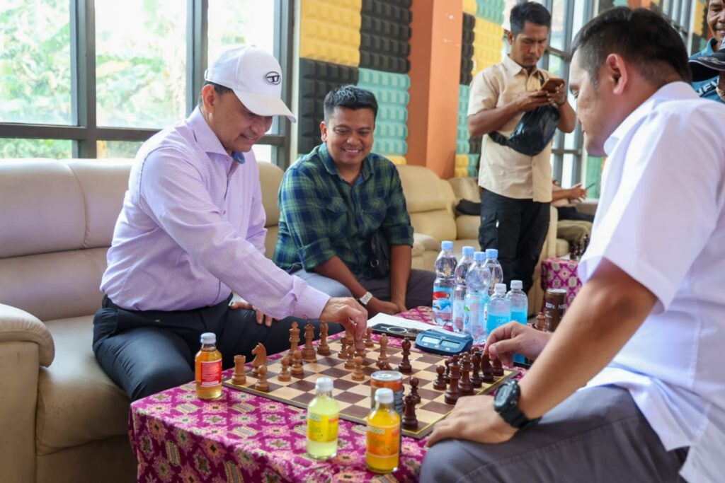 Hadiri Liga Catur Kabupaten Tangerang, Dimyati Natakusuma : Catur Miniatur Kehidupan Hadiri Liga Catur Kabupaten Tangerang, Dimyati Natakusuma : Catur Miniatur Kehidupan