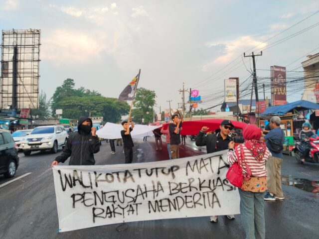 Mahasiswa Tolak Mega Proyek Sawah Luhur
