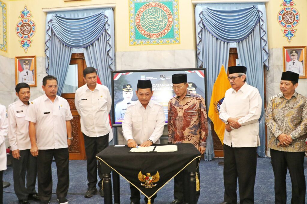 Pemkab Serang-Yayasan Al Bahru Teken MoU Pembangunan Masjid Terapung Banten Pemkab Serang-Yayasan Al Bahru Teken MoU Pembangunan Masjid Terapung Banten