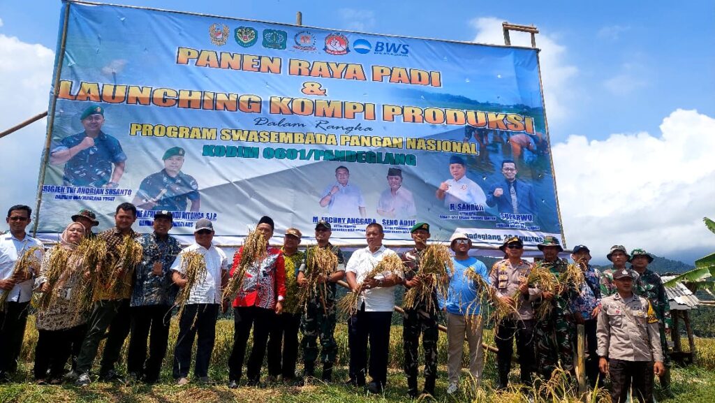Panen Raya Padi dan Launching Kompi Produksi Kodim Pandeglang Dukung Swasembada Pangan Nasional Panen Raya Padi dan Launching Kompi Produksi Kodim Pandeglang Dukung Swasembada Pangan Nasional