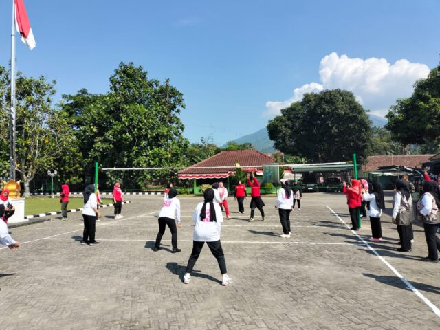 Olahraga Bersama Persit KCK Korcab Rem 064 dan Cabang XXXIII Kodim 0601/Pandeglang
