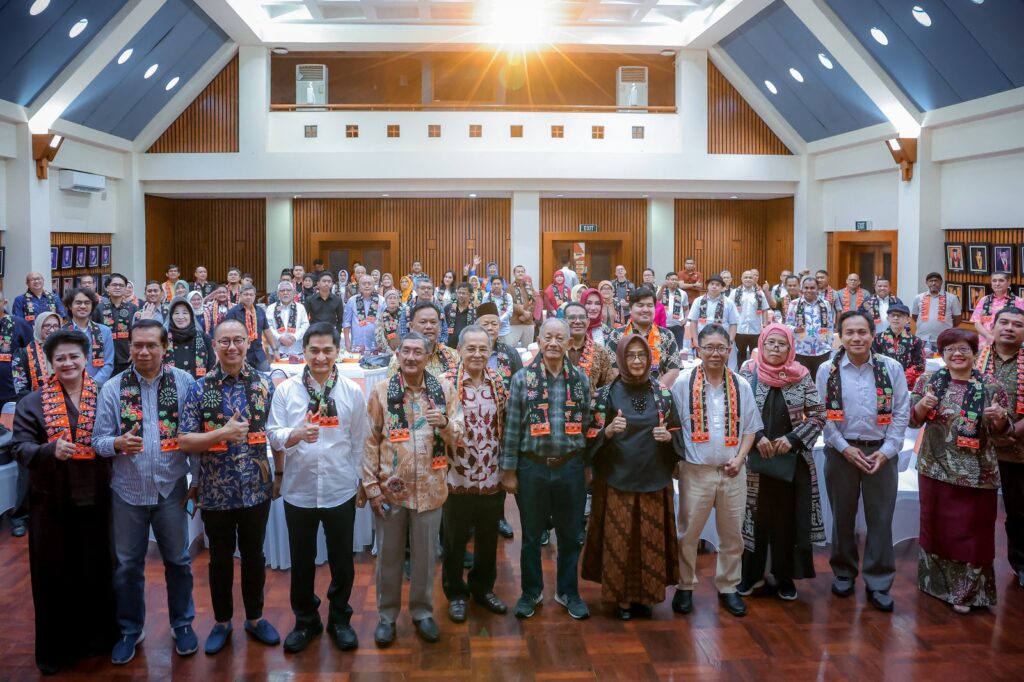 Dimyati Natakusumah Hadiri Reuni Akbar Pascasarjana Fisip UI Dimyati Natakusumah Hadiri Reuni Akbar Pascasarjana Fisip UI