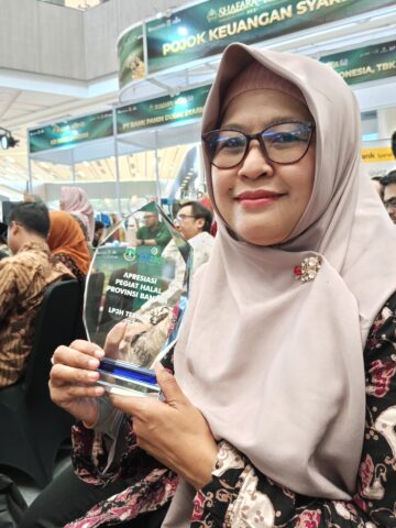 Dongkrak Daya Saing UMKM, LP3H Universitas Pramita Indonesia Raih Penghargaan