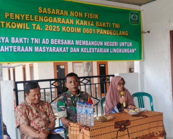 Karya Bakti Kodim Pandeglang dan DLH Ajak Warga Cilaja Rawat Alam dan Air