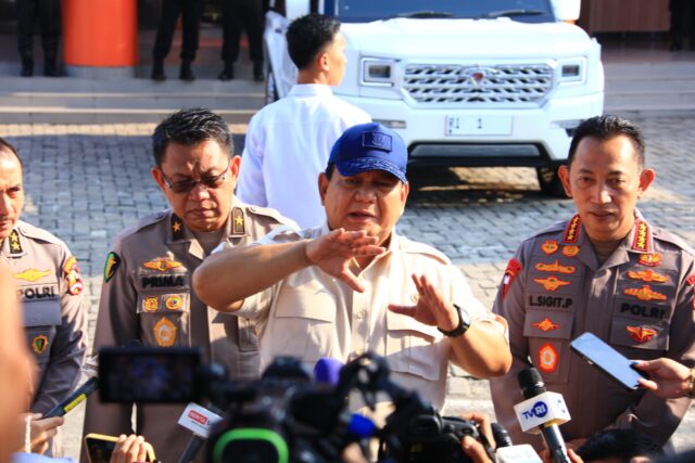 Prabowo : Polisi Terluka Saat Ricuh Akan Dapat Kenaikan Pangkat Luar Biasa