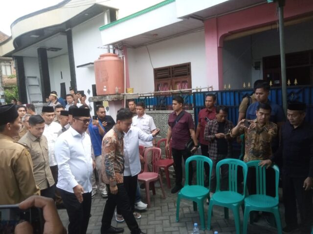 Kunjungi Kediaman Keluarga Andika Lutfi Falah, Andra Soni Sampaikan Belasungkawa