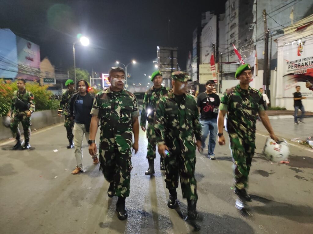 Korem 064/MY Luruskan Fakta, TNI Hadir Lebih Awal, Jaga Kondusifitas dan Fasilitasi Dialog Korem 064/MY Luruskan Fakta, TNI Hadir Lebih Awal, Jaga Kondusifitas dan Fasilitasi Dialog