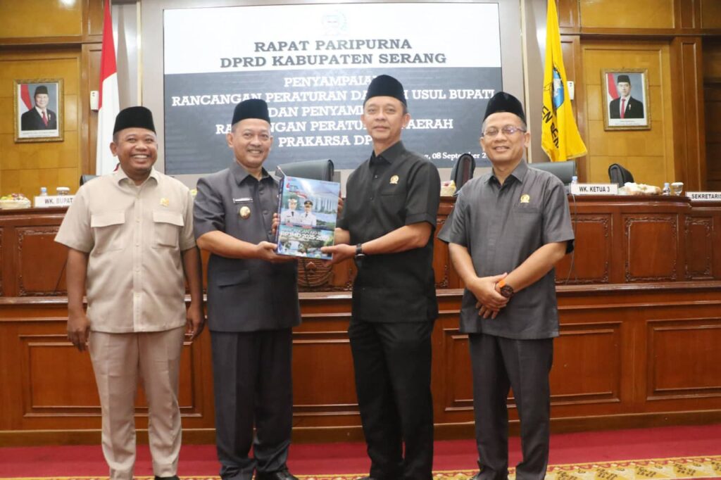 Wabup Serang Najib Hamas Sampaikan Raperda RPJMD Usul Bupati Wabup Serang Najib Hamas Sampaikan Raperda RPJMD Usul Bupati