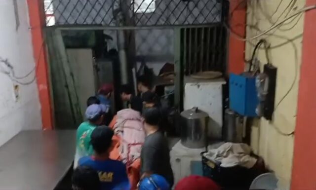 Evakuasi Mencekam di Ciledug, Jenazah Ditemukan Terkunci di Lantai 2 Rumah Mewah