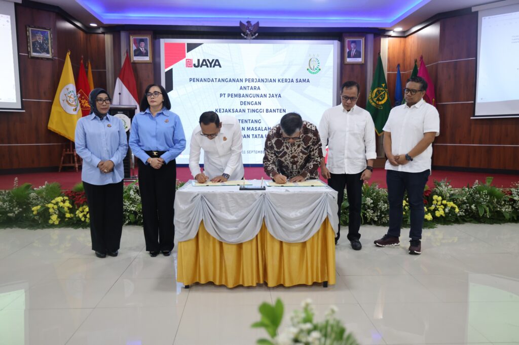 Kejati Banten dan PT Pembangunan Jaya Tandatangani Kerja Sama Penanganan Masalah Hukum