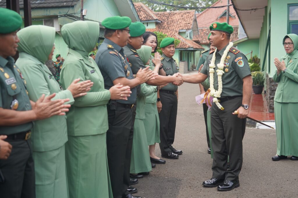 Keluarga Besar Korem 064/MY Sambut Danrem Baru dengan Tradisi Satuan yang Hangat Penuh Kebersamaan