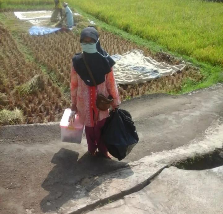 Hidup Pas-pasan, Bansos untuk Keluarga Penjual Pecel Keliling Dicabut Pemerintah Hidup Pas-pasan, Bansos untuk Keluarga Penjual Pecel Keliling Dicabut Pemerintah