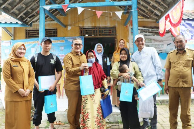 Warga Cinangka Sambut Antusias Program Jemput Bola Disdukcapil Kabupaten Serang