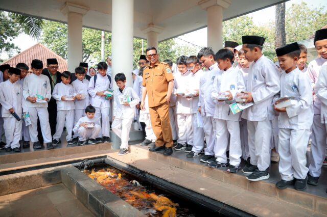 Andra Soni Ajak Ratusan Siswa SD Belajar Sejarah di Gedung Negara