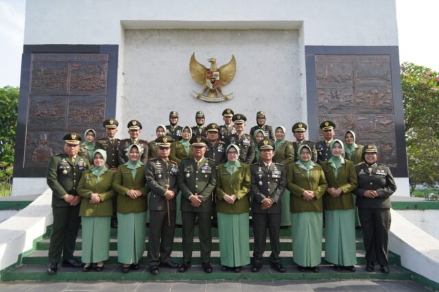 Sambut HUT TNI ke-80, KOREM 064/MY Khidmat Ziarah dan Doa Bersama di TMP