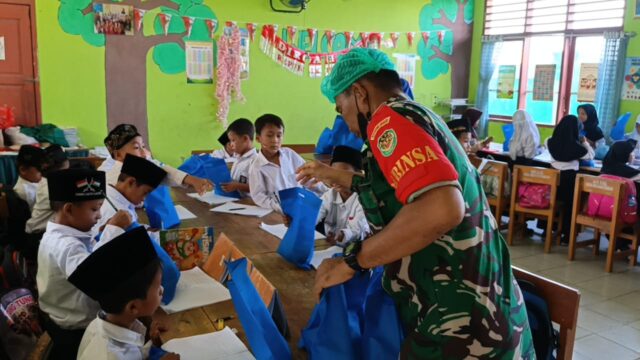 Babinsa Koramil 0602-02/Kasemen Bantu Pengawasan Program MBG dari SPPG Kasemen
