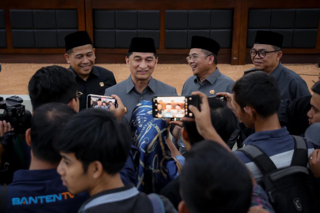 Wagub Banten Dukung Raperda Ekonomi Kreatif dan Pengelolaan Lingkungan Hidup Usulan DPRD Wagub Banten Dukung Raperda Ekonomi Kreatif dan Pengelolaan Lingkungan Hidup Usulan DPRD
