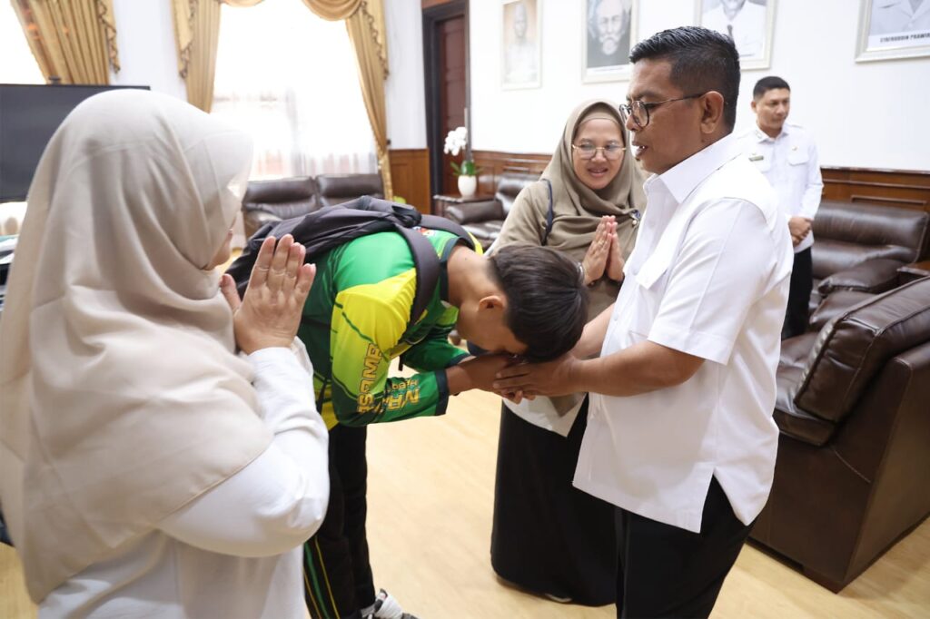 Gubernur Banten Mediasi Kepala Sekolah SMAN 1 Cimarga dan Siswa, Sepakati Saling Memaafkan