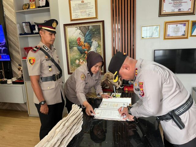 Kapolres Serang Pimpin Sertijab Dua Kapolsek