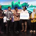 Gubernur Andra Soni Serahkan Santunan BPJS kepada Keluarga Atlet PPLP yang Meninggal
